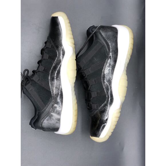 Nike Air Jordan 11 Retro Low Barons Size 6y 528895-010 - Picture 13 of 16